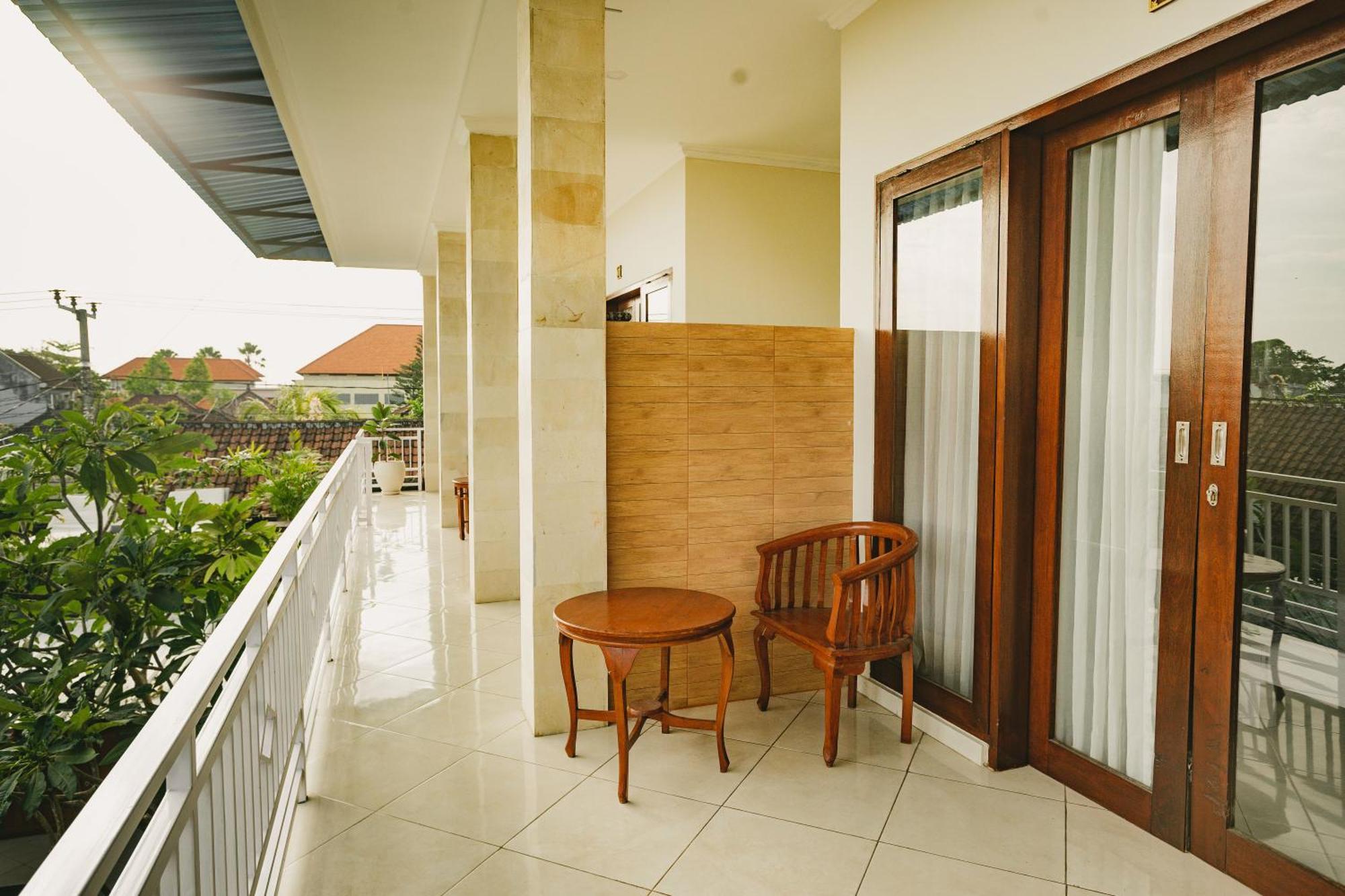 Happy Devi Guesthouse Canggu Extérieur photo