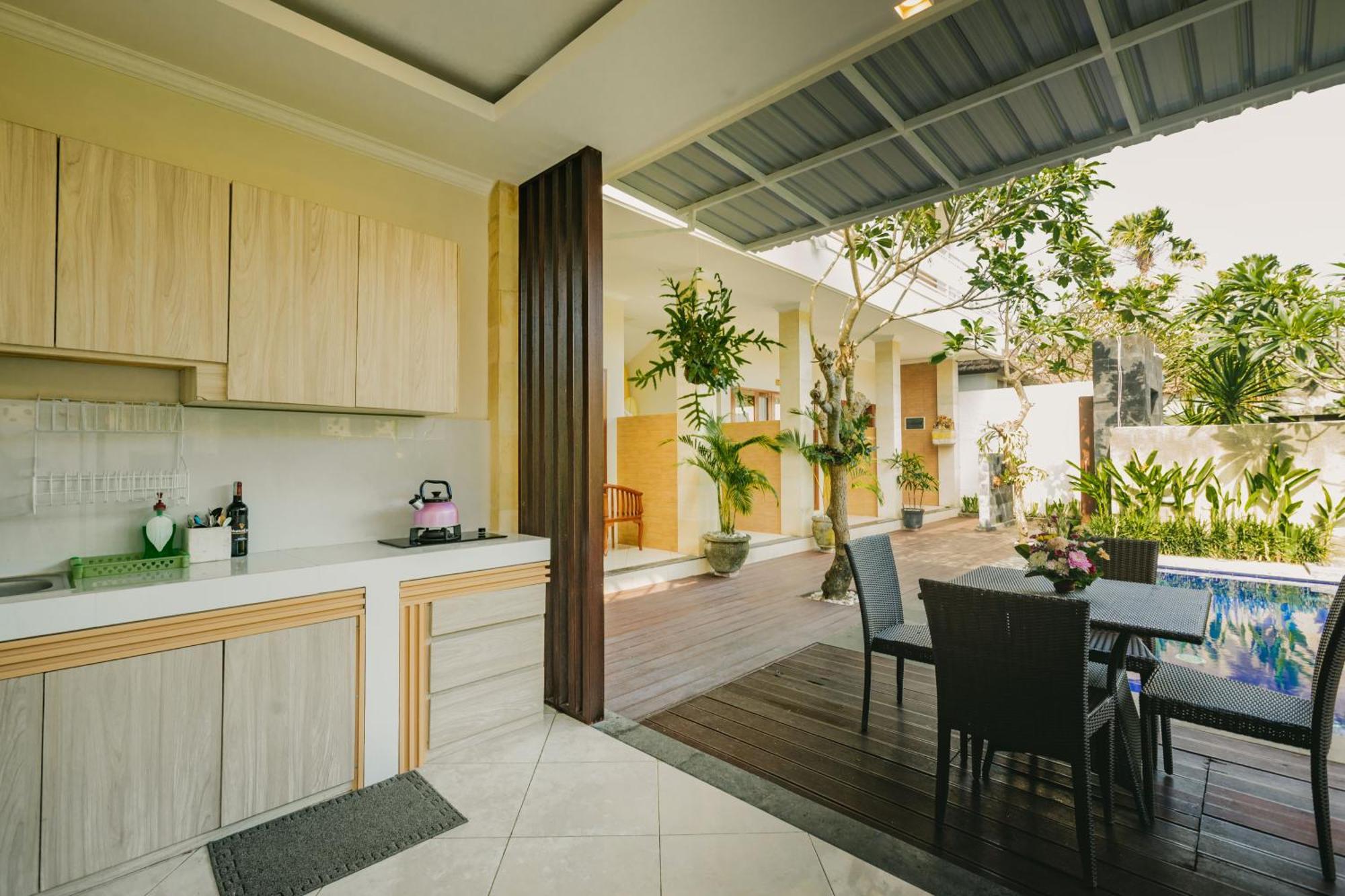Happy Devi Guesthouse Canggu Extérieur photo