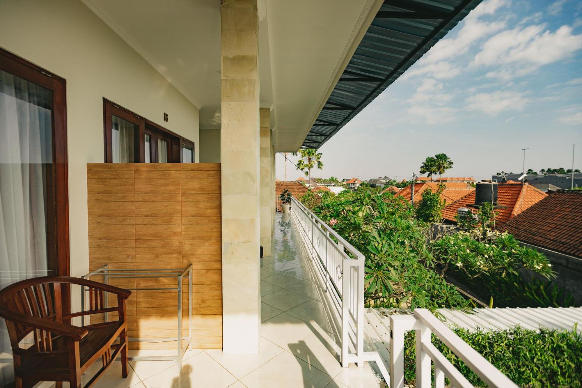 Happy Devi Guesthouse Canggu Extérieur photo