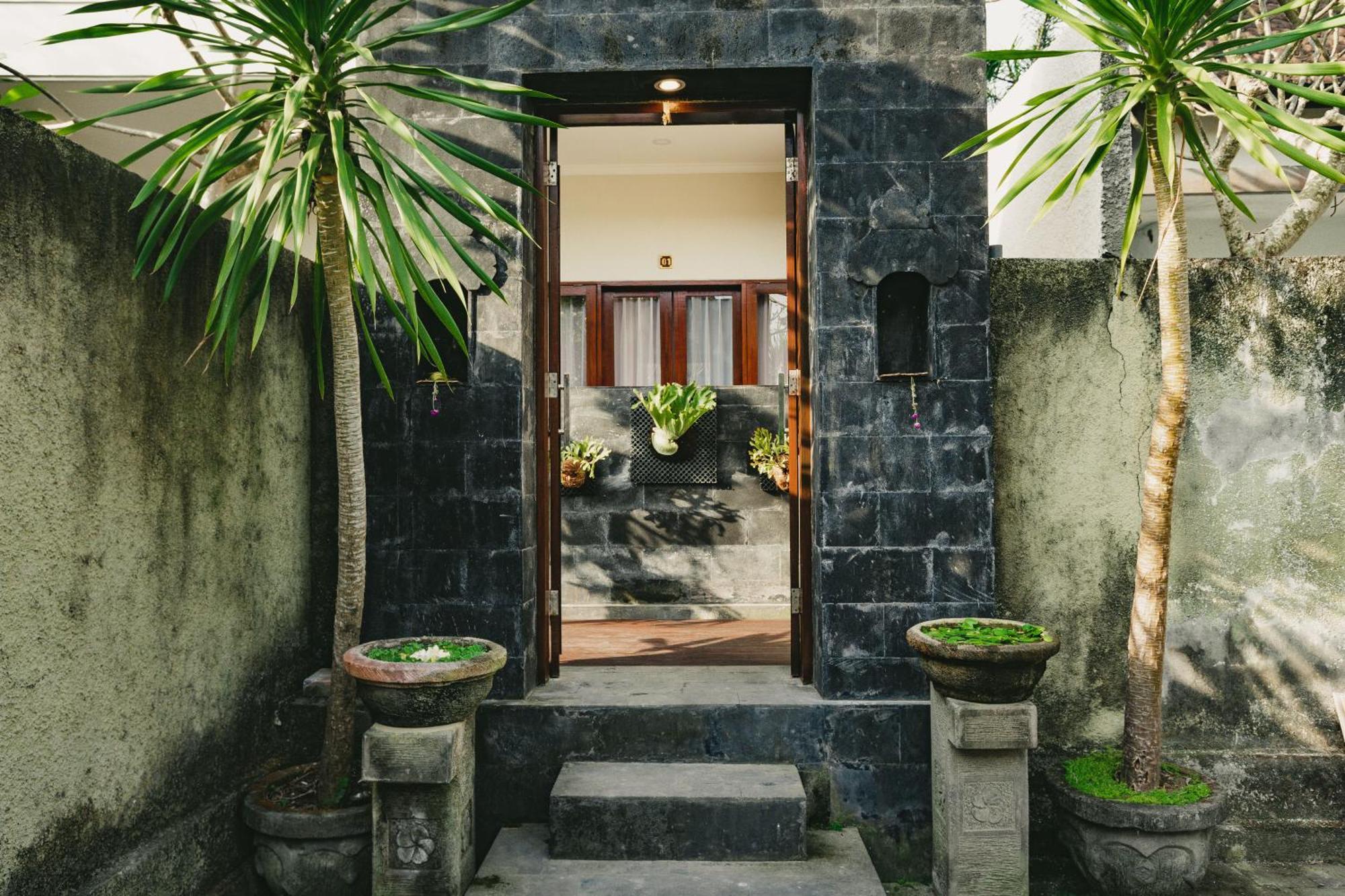 Happy Devi Guesthouse Canggu Extérieur photo